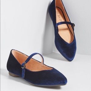 NEW ModCloth Point Taken Navy Velvet Flat